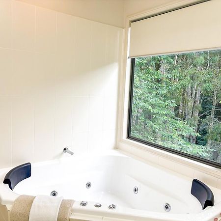 On Obi Maleny Hotel Bagian luar foto