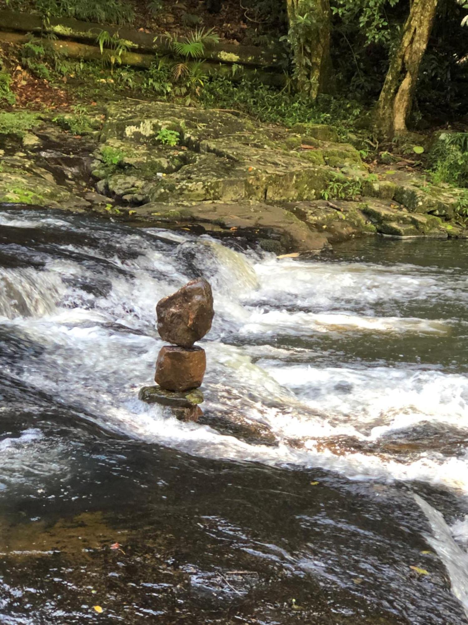 On Obi Maleny Hotel Bagian luar foto