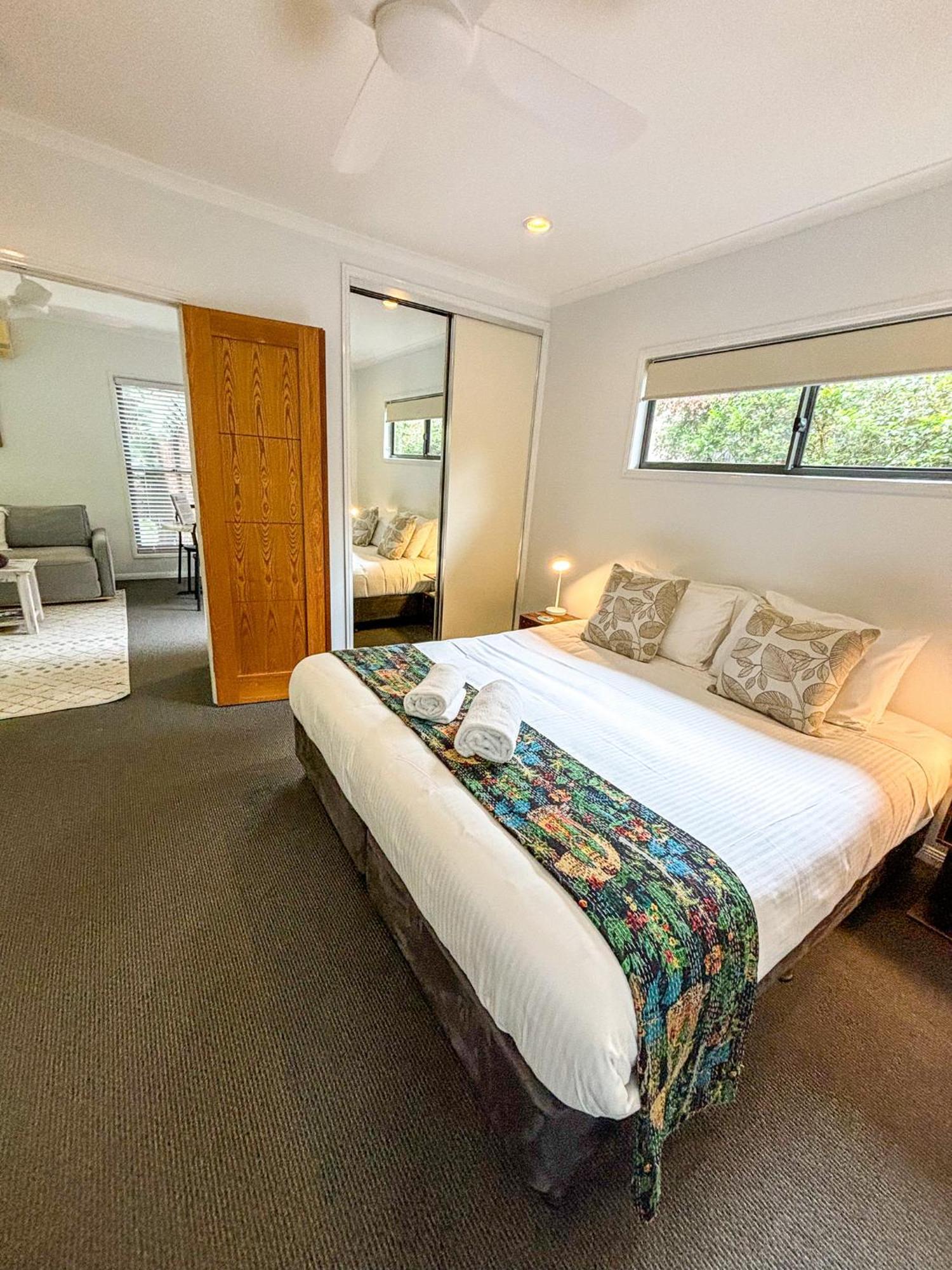 On Obi Maleny Hotel Bagian luar foto